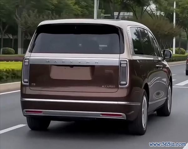 百万价位MPV！尊界V800实车曝光：车头宽广车标极其着重